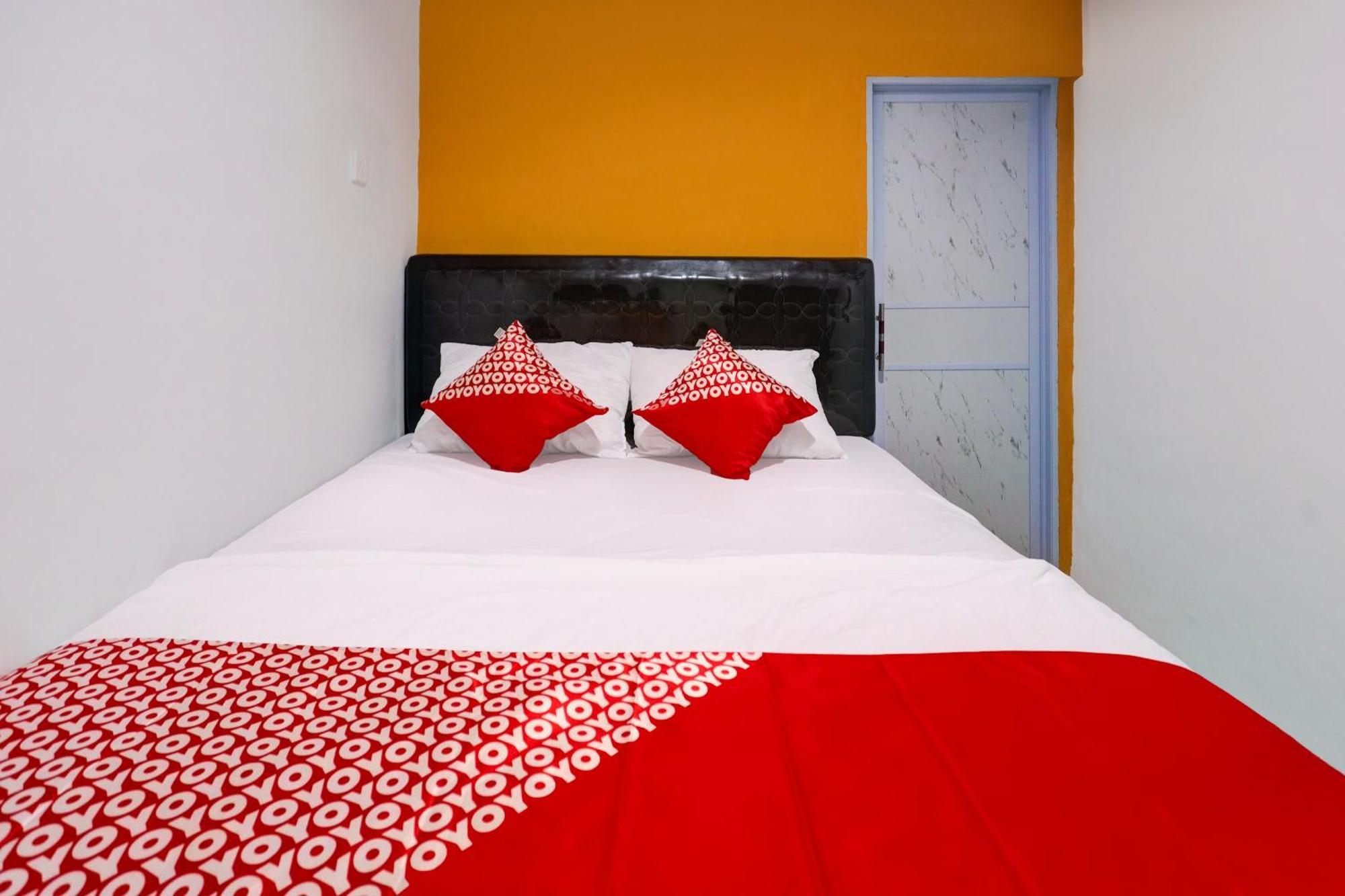 Super Oyo Capital O 93076 Batam Backpacker Guesthouse 2 Pembunuh ภายนอก รูปภาพ