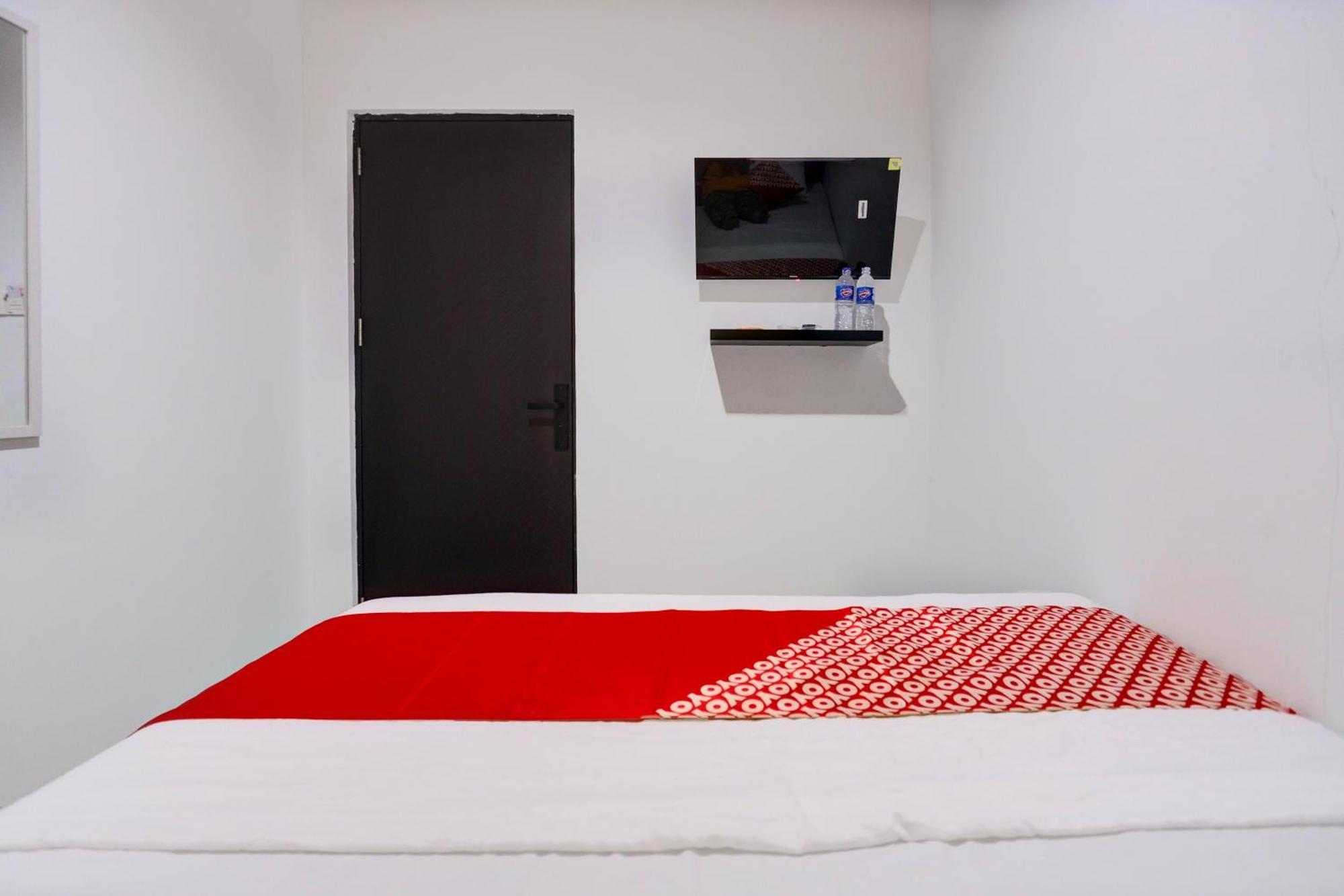 Super Oyo Capital O 93076 Batam Backpacker Guesthouse 2 Pembunuh ภายนอก รูปภาพ