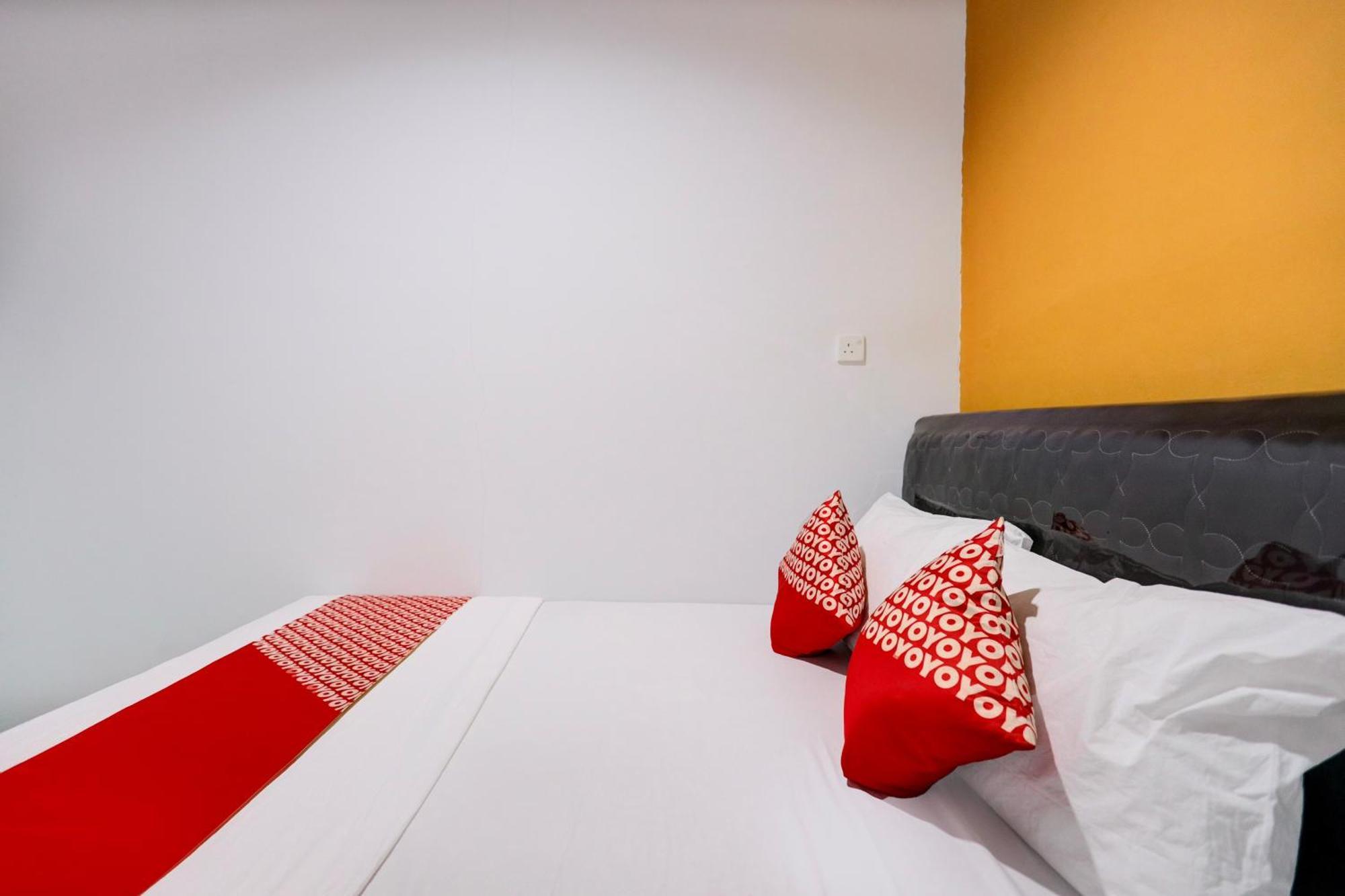 Super Oyo Capital O 93076 Batam Backpacker Guesthouse 2 Pembunuh ภายนอก รูปภาพ